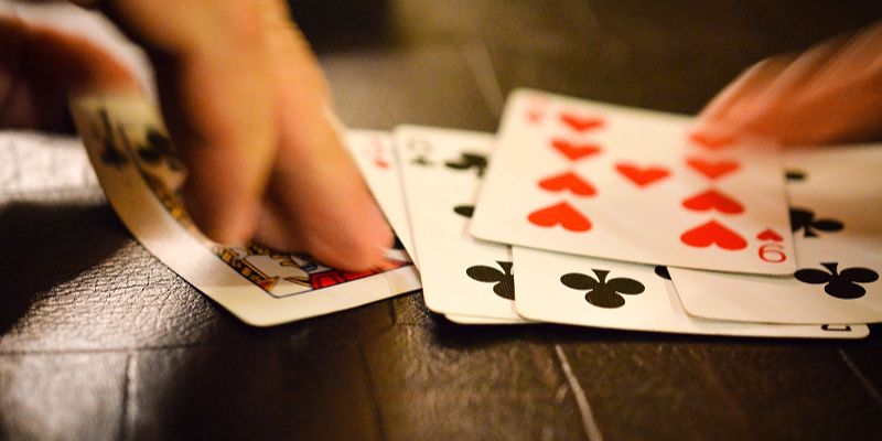 Các yếu tố cần lưu ý khi chơi phỏm iwin